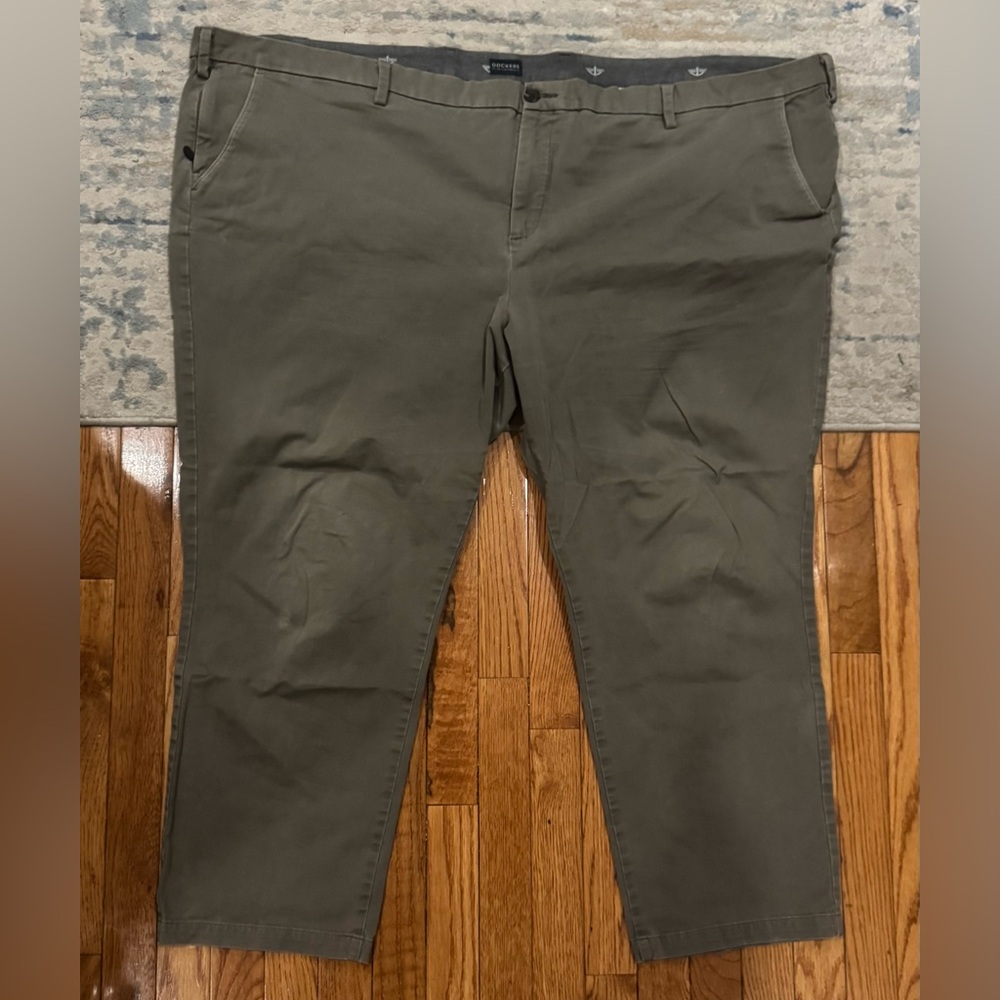 Dockers 56 x 32 Tapered Fit Stretch Straight Olive Green Chinos Big and Tall